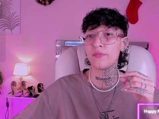 ravengreen's CamSoda show and profile