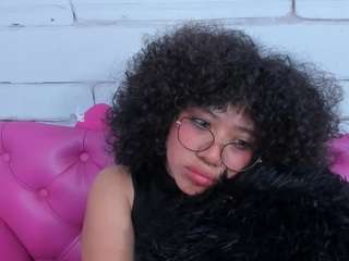 safiro-agata's CamSoda show and profile