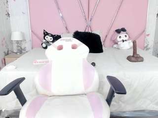 safiro-agata's CamSoda show and profile