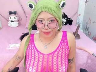safiro-agata, female webcam model,  years old, on live webcam