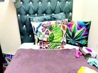 temptressqeen's CamSoda show and profile