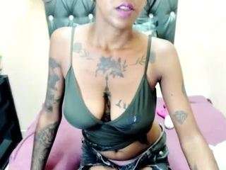 temptressqeen's CamSoda show and profile