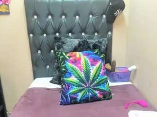 le modèle temptressqeen est en webcam porno dans un show sur le site camsoda, il possède les tags suivants: 420,lovense,toys,tattoos,smoking,smoke,skinny,shaved pussy,shaved,sexydance,saggy,nora,naked,lush,indian,anal,hairy,gagging,facial piercings,drinking