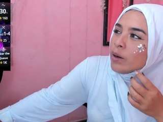 aliaasad's CamSoda show and profile