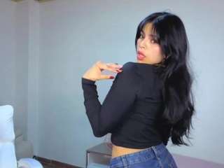 eliie-ruizz's CamSoda show and profile