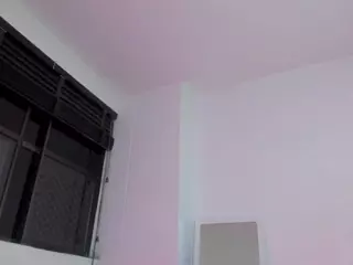 LittleDanni's Live Sex Cam Show