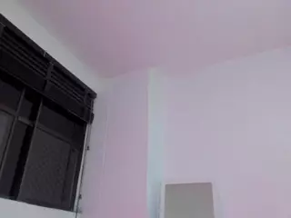 LittleDanni's Live Sex Cam Show