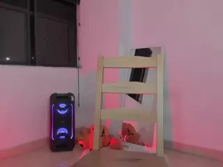 LittleDanni's Live Sex Cam Show