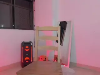 LittleDanni's Live Sex Cam Show