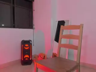 LittleDanni's Live Sex Cam Show