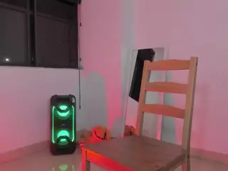 LittleDanni's Live Sex Cam Show