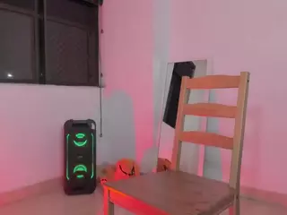 LittleDanni's Live Sex Cam Show