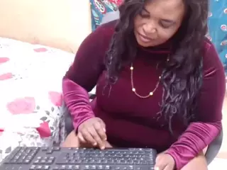 MatureNesh's Live Sex Cam Show
