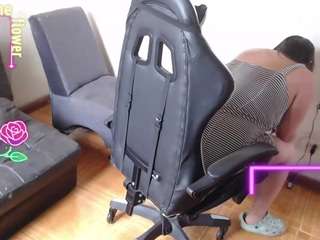 melraise's CamSoda show and profile