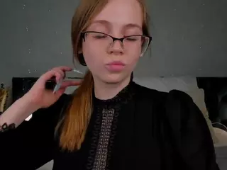 Mia's Live Sex Cam Show