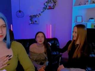 le modèle pure-radiance est en webcam porno dans un show sur le site camsoda, il possède les tags suivants: ass,shaved,longhair,lovense,lush,mistress,moaning,naked,pussy,sex toys,sexydance,shaved pussy,ass bouncing,skinny,spank,spanking,striptease,tattoos,teen-18,thong