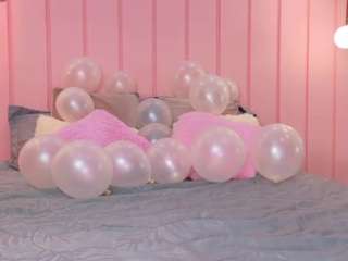 Live webcam model tarahills on Soda Cams