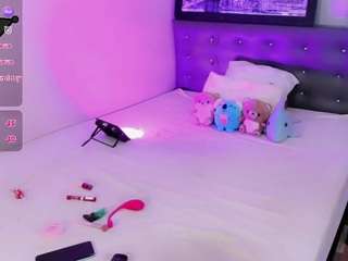 le modèle babyalejaa est en webcam porno dans un show sur le site camsoda, il possède les tags suivants: anal-toys,average,big cock,black hair,brown eyes,colombia,cumshot,dirty-talk,orgasm,smoking,spank,submissive,tattoos,hd,latina,small tits