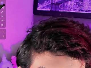 Baby_moon_ live cam preview