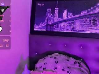 Baby_moon_ live cam preview
