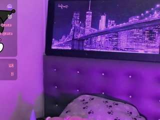 Baby_moon_ live cam preview