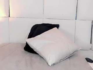 baddinner Live Webcam on CamSoda