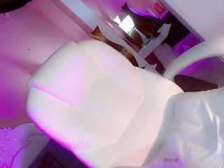 baddinner webcam model