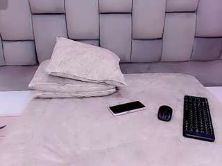 Baddinner's cam show statistics and live stream