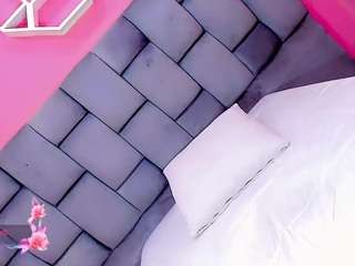Baddinner live cam on CamSoda