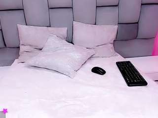 le modèle baddinner est en webcam porno dans un show sur le site camsoda, il possède les tags suivants: anal toys,average,young adult,uncut,teen 18,submissive,spank,spanish,smoking,orgasm,facial piercings,drinking,dirty-talk,cumshot,colombia,brown eyes,big cock,brown hair,hd,latina