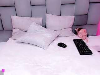 le modèle baddinner est en webcam porno dans un show sur le site camsoda, il possède les tags suivants: anal toys,average,young adult,uncut,teen 18,submissive,spank,spanish,smoking,orgasm,facial piercings,drinking,dirty-talk,cumshot,colombia,brown eyes,big cock,brown hair,hd,latina