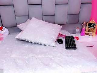 Baddinner live cam preview