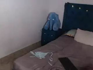 Dulcesmith27's Live Sex Cam Show