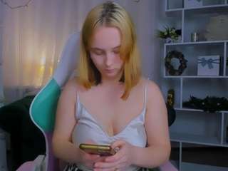 ketrinnn's CamSoda show and profile