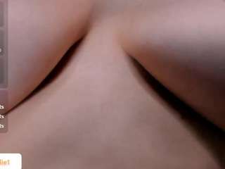 anahicurlie Live Webcam on CamSoda