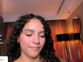 AnahiCurlie