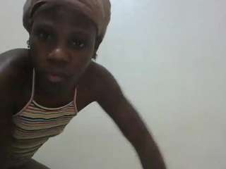 pretty-shee webcam