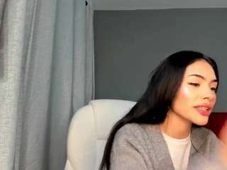 giovannaoliveira's CamSoda show and profile