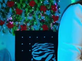 anymour's CamSoda show and profile