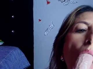 Anymour's cam show statistics and live stream