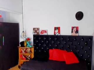 d-martii's CamSoda show and profile