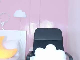 lunalenox's CamSoda show and profile