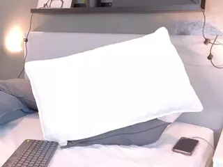 LunaLenox's Live Sex Cam Show