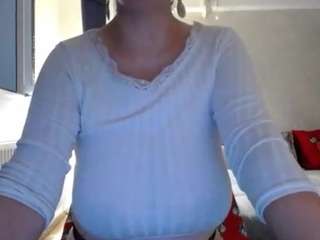 MaryX live cam preview