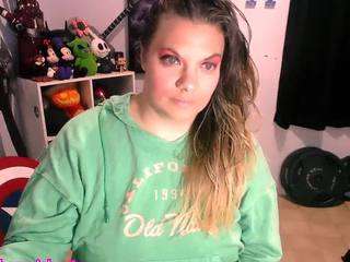 cutiebooty4u Live Webcam on CamSoda