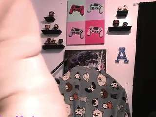cutiebooty4u's CamSoda show and profile
