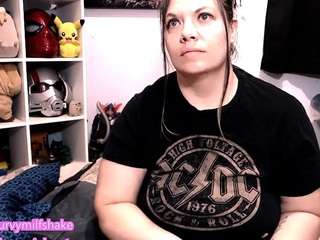 Live cam show with curvymilfshake
