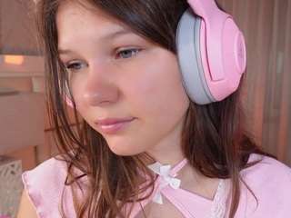 Little-Lola07