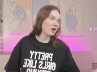 genne-tierney Live Webcam on CamSoda