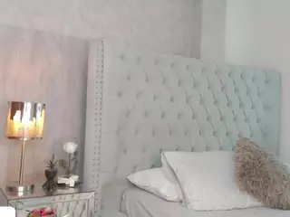miss-secret-diamond's Live Sex Cam Show